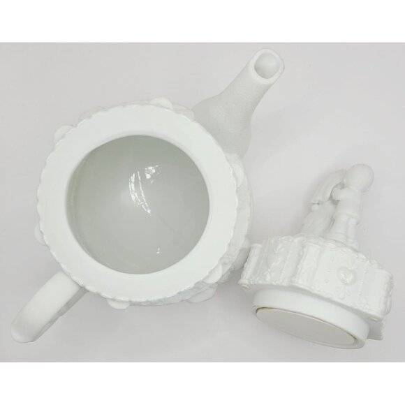 Precious Moments Enesco Wedding Cake Teapot Bride & Groom Topper Music Box Y2K - Picture 10 of 16